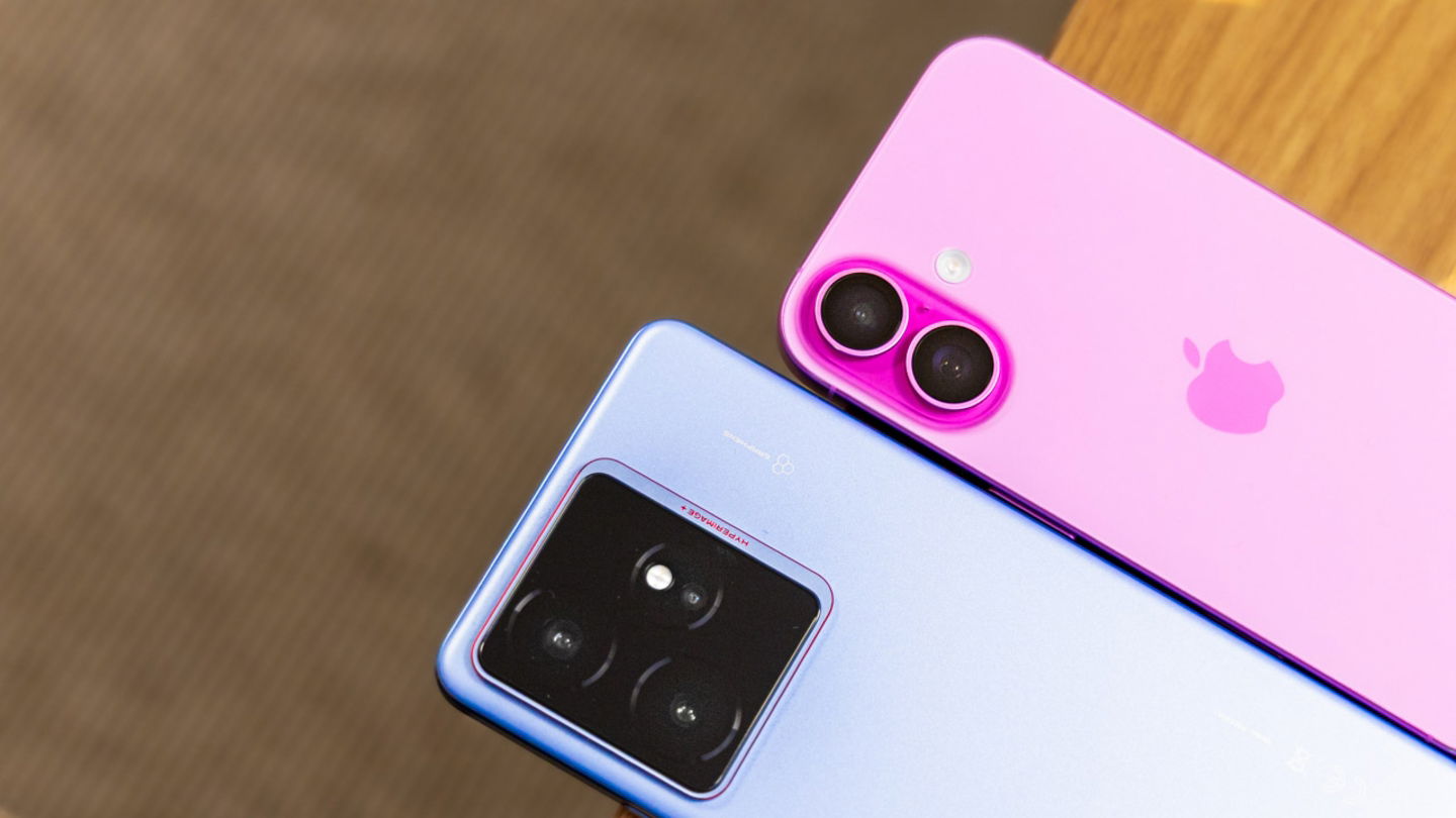 Nouveau realme GT 7 : 3 raisons qui le rendent supérieur à l'iPhone 16 5 Caméras du realme GT 7 et de l'iPhone 16