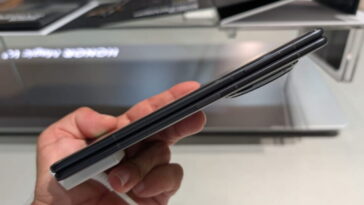 À quel point un smartphone pliable peut-il être mince ? Honor s'engage à battre de nouveaux records