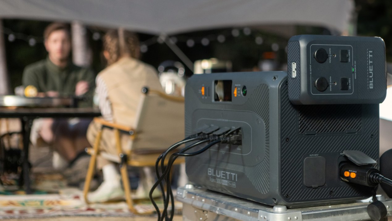 BLUETTI Lance l’Apex 300 : Une Batterie Polyvalente pour la Maison, les Camping-Cars et la Vie Autonome 6 Bluetti Apex 300 (5)