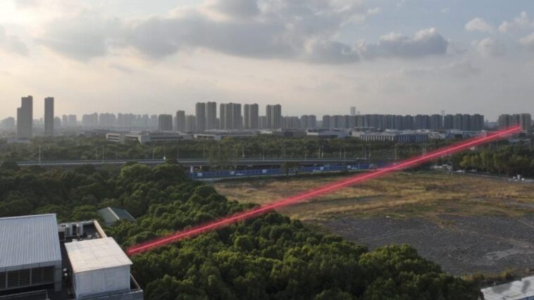 Ce super dispositif laser lit des lettres de 3 millimètres à plus d'un kilomètre ! 1 Ce super dispositif laser lit des lettres de 3 millimètres à plus d'un kilomètre !