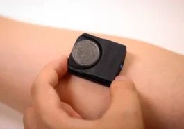 Dispositif portable surveillant la santé de la peau grâce à des vapeurs