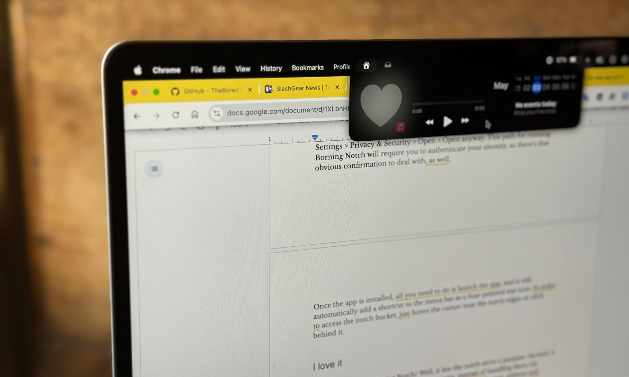 Contrôle de la musique au sein de l'application Boring Notch.