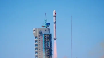 La Chine déploie les premiers 12 des 2800 satellites de sa constellation spatiale d'IA
