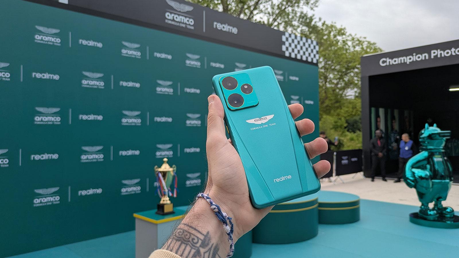 Nouveaux realme Série GT 7 : les Flagship Killer de 2025 sont officiels 6 realme GT 7 Dream Edition : Aston Martin