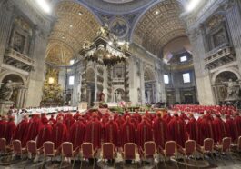 Pourquoi le Vatican a-t-il choisi de couper toutes les lignes téléphoniques : une isolation jusqu'à l'élection du nouveau pape