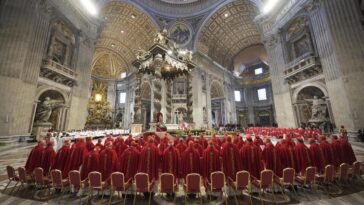 Pourquoi le Vatican a-t-il choisi de couper toutes les lignes téléphoniques : une isolation jusqu'à l'élection du nouveau pape 2 Pourquoi le Vatican a-t-il choisi de couper toutes les lignes téléphoniques : une isolation jusqu'à l'élection du nouveau pape