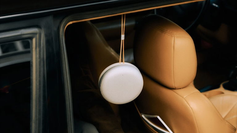 Un haut-parleur qui dure 10 ans ? Bang & Olufsen donne une leçon à l'industrie avec son nouveau Beosound A1 2 Un haut-parleur qui dure 10 ans ? Bang & Olufsen donne une leçon à l'industrie avec son nouveau Beosound A1