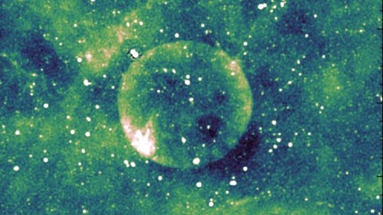 Une sphère mystérieusement parfaite émerge parmi les étoiles de notre galaxie : des scientifiques perplexes 1 L'oggetto sferico è stato soprannominato Teleios per la sua perfezione / Credit: Filipović et al., arXiv, 2025