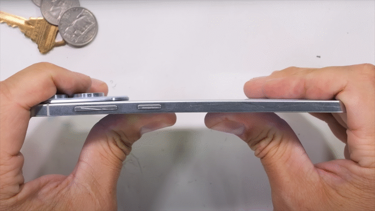 Samsung Galaxy S25 Edge : un design ultra fin et une résistance surprenante 1 Samsung Galaxy S25 Edge : un design ultra fin et une résistance surprenante