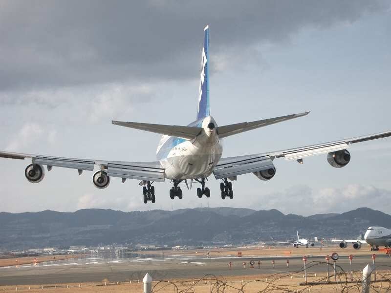 Que sont les flaps, comment fonctionnent-ils et quel lien avec l'accident d'avion en Inde ? 4 Flap de 747 étendus en phase d'atterrissage. Crédit : Wikipedia