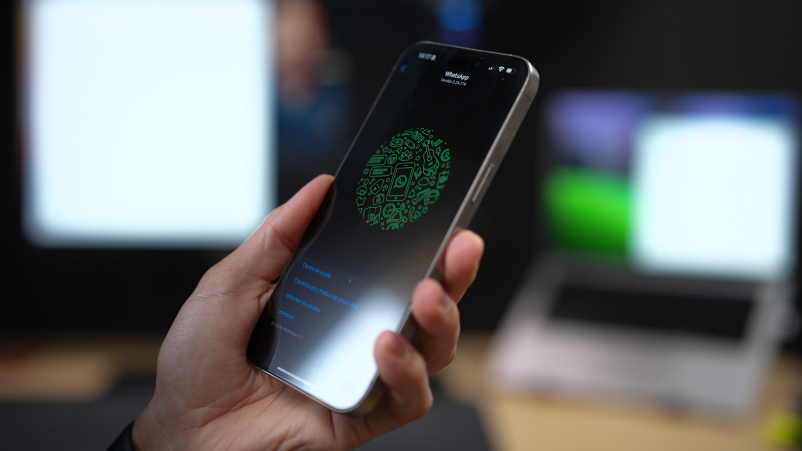 Les annonces arrivent sur WhatsApp, mais il existe une méthode pour ne pas les voir 2 mirando whastsapp movil privacidad
