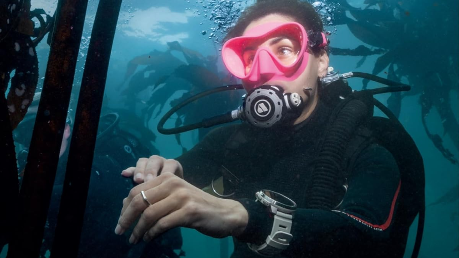 Cinq montres connectées avec une résistance à l'eau de 10 ATM pour les sports nautiques 2 Suunto Ocean en plongée