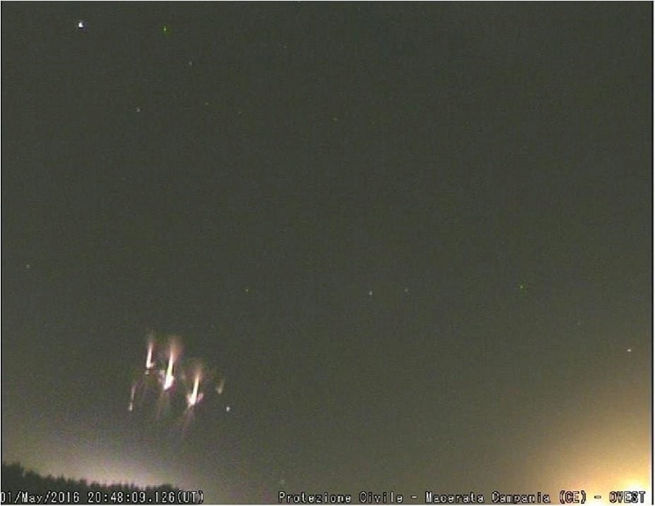 Un satellite Starlink se désintègre dans le ciel entre Campanie et Pouilles : l'événement expliqué par des experts 5 Un Sprite. Crédit: Associazione Arma Aeronautica