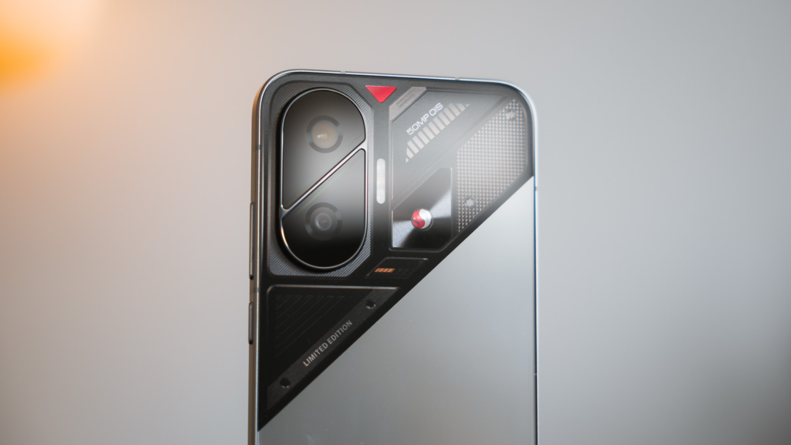 Le POCO F7 officiel : la plus grande écran de sa série avec des performances maximales 5 Cameras del POCO F7 de Xiaomi
