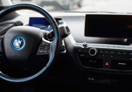 Android 16 a brisé Android Auto : l'écran du mobile reste complètement noir