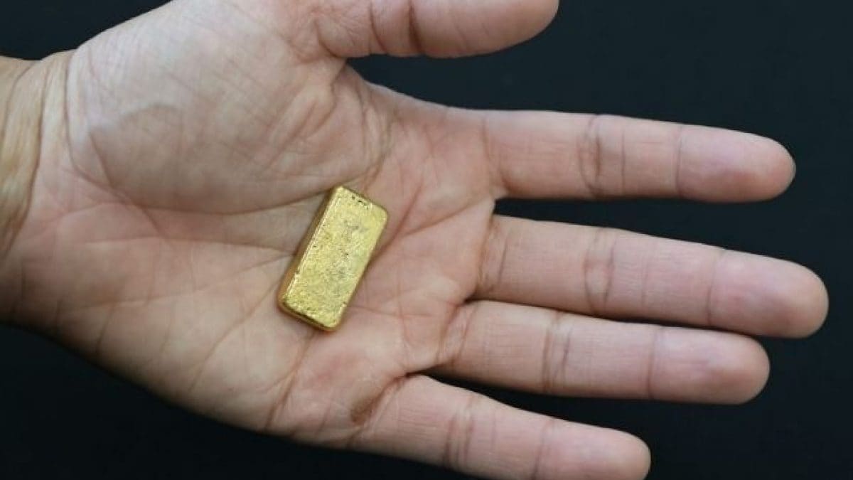 Comment récupérer de l'or dans d'anciens ordinateurs et smartphones : une technique innovante et économique 2 Un petit lingot d’or obtenu en extrayant le métal de vieux déchets électroniques. Crédit : Justin M. Chalker
