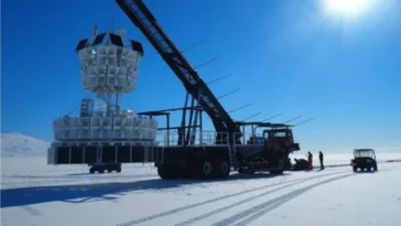 Des scientifiques détectent des signaux étranges émanant de la glace en Antarctique