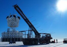Deux ondes radio anormales détectées sous la glace de l'Antarctique : "C'est physiquement impossible"