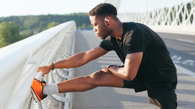 JBL présente les Endurance Zone : des écouteurs ouverts pour rester connecté pendant le sport 2 JBL présente les Endurance Zone : écouteurs ouverts qui ne coupent pas du monde environnant pendant le sport