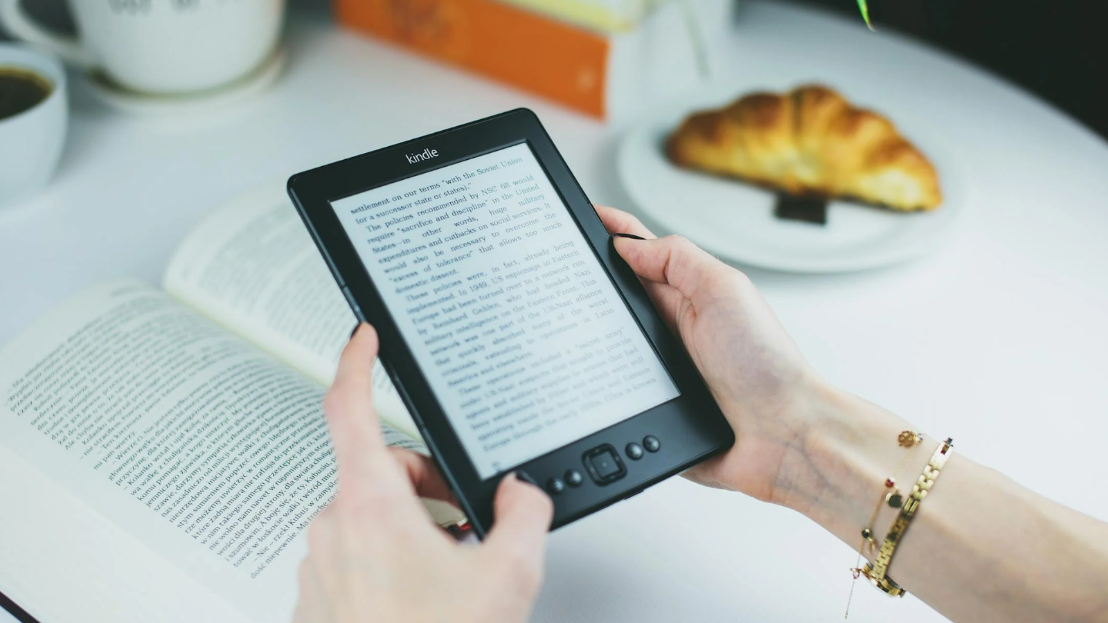 Kindle offre 10 livres gratuits de fiction, fantasy, horreur et classiques en juin 2 Lire Kindle gratuitement lors du petit-déjeuner