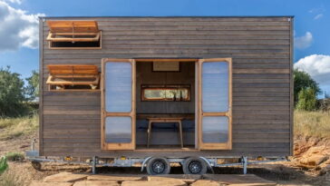 La maison préfabriquée charmante parfaite pour partir en voyage est une réalité : elle est indépendante du réseau électrique