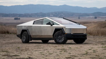Les Tesla Cybertruck brûlent tellement qu'elles fondent même les os humains