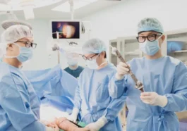 Médecine de précision : Le Vietnam réalise une prothèse de fémur en 3D pour un enfant atteint de cancer