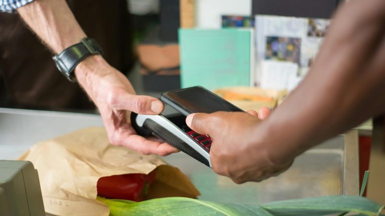 Illustration paiement sans contact