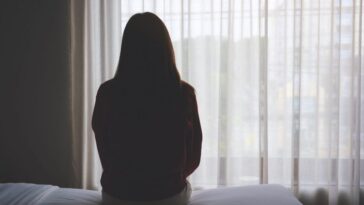 Quand les médecins ne croient pas à ta douleur : qu'est-ce que le gaslighting médical ? 28 Image