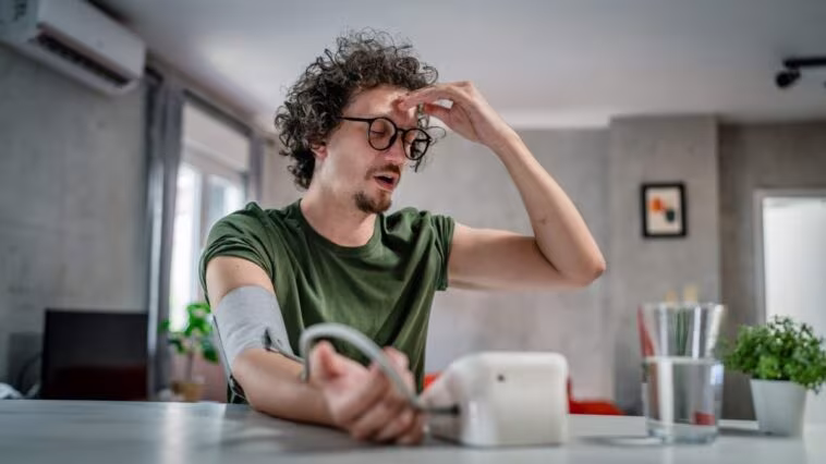 Que faire contre l'hypotension estivale : symptômes et dangers de la chaleur 1 Image