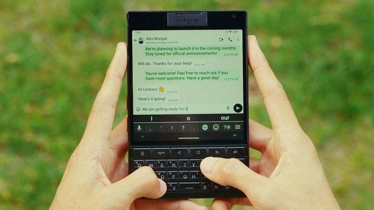 Tu te souviens des BlackBerry ? Découvre le Titan 2 : un smartphone Android avec clavier et 2 écrans ! 2 Vous avez envie de BlackBerry ? Découvrez le Titan 2, un smartphone Android avec clavier physique et 2 écrans