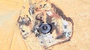 Un "disque volant" sur Google Maps enflamme le web : certains évoquent un OVNI échoué dans le désert du Sahara 22 L'OVNI dans les images satellites de Google Maps / Crédit : Google