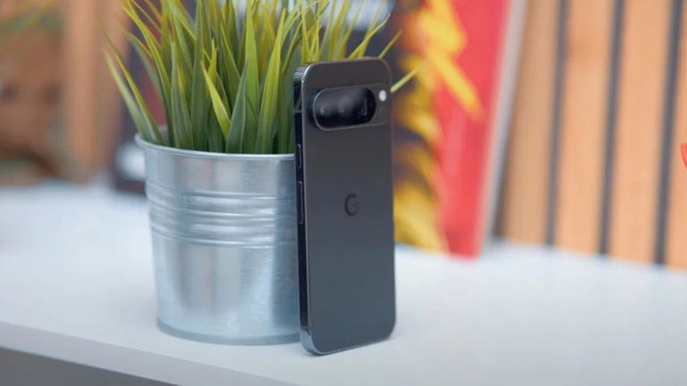 Un prototype du Google Pixel 10 apparaît en photos réelles pour la première fois ! 2 Un prototype du Google Pixel 10 se dévoile en photos réelles pour la première fois