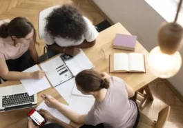 Une étude menée auprès de plus de 2300 étudiants révèle que plus de la moitié souffre de burnout...