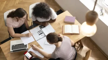 Une étude menée auprès de plus de 2300 étudiants révèle que plus de la moitié souffre de burnout...