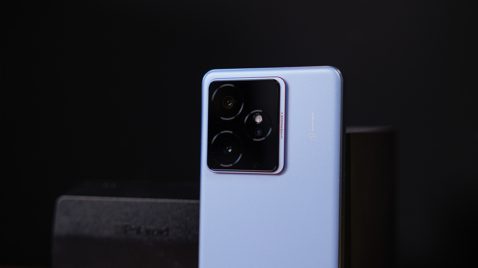realme GT 7 vs Xiaomi 14T Pro : comparaison des performances et caractéristiques 2 realme GT7 vue de la caméra