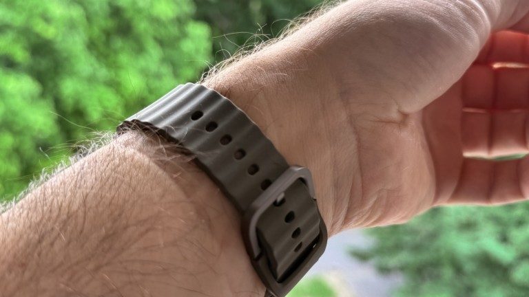 Garmin Vivoactive 6 vs. Samsung Galaxy Watch 7 : Endurance ou Polyvalence ? 4 Galaxy Watch7 pression