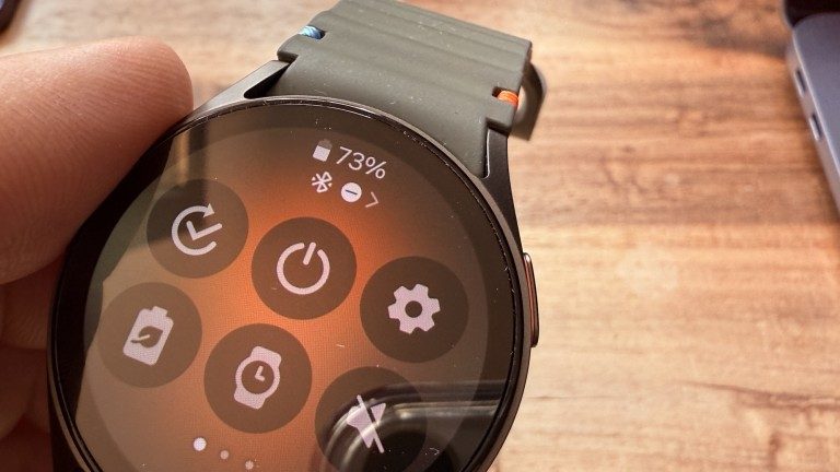 Garmin Vivoactive 6 vs. Samsung Galaxy Watch 7 : Endurance ou Polyvalence ? 13 Autonomie restante sur Samsung Galaxy Watch7