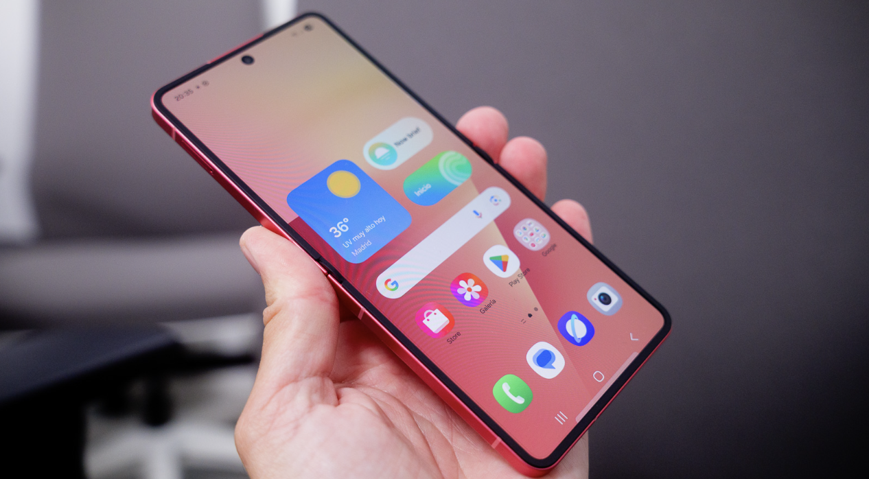 One UI 8 est sur le point de sortir et promet 3 grandes nouveautés qui vont transformer votre Samsung 2 Écran pliable du Samsung Galaxy Z Flip7.