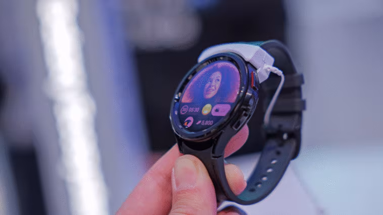 Si vous avez une Samsung Galaxy Watch, vous devriez essayer ces applications pour la personnaliser 1 Si vous avez une Samsung Galaxy Watch, vous devriez essayer ces applications pour la personnaliser
