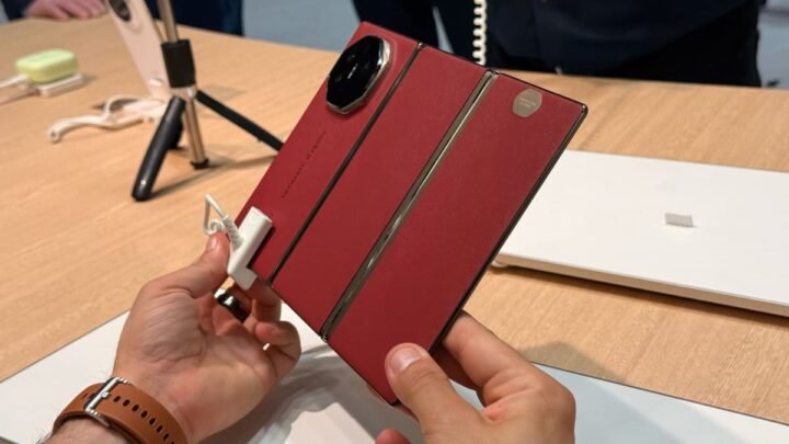 Enfin ! Découvrez les premières images du tri-pliant de Samsung 5 1752949285 41 Huawei devoile la deuxieme generation du Mate XT son smartphone