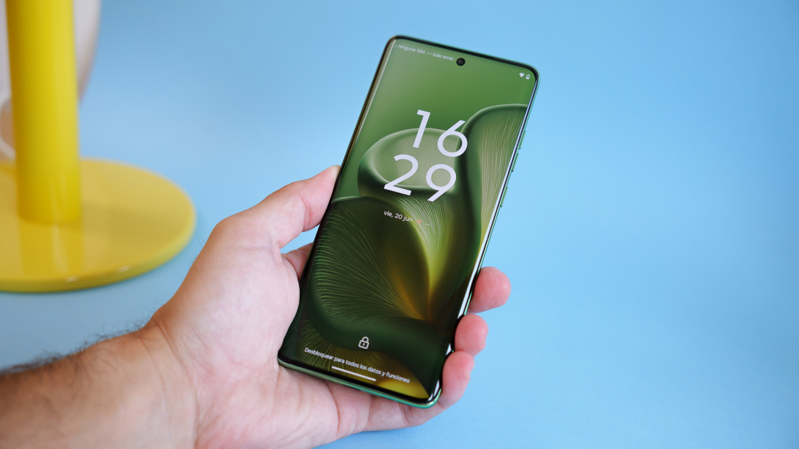 5 téléphones avec beaucoup de luminosité : ils sont beaux même en août à 15 heures 4 Écran du Motorola Edge 60 Pro