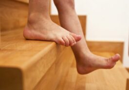 La façon de marcher révèle l'autisme : les experts expliquent les particularités de l'andature 69 Image