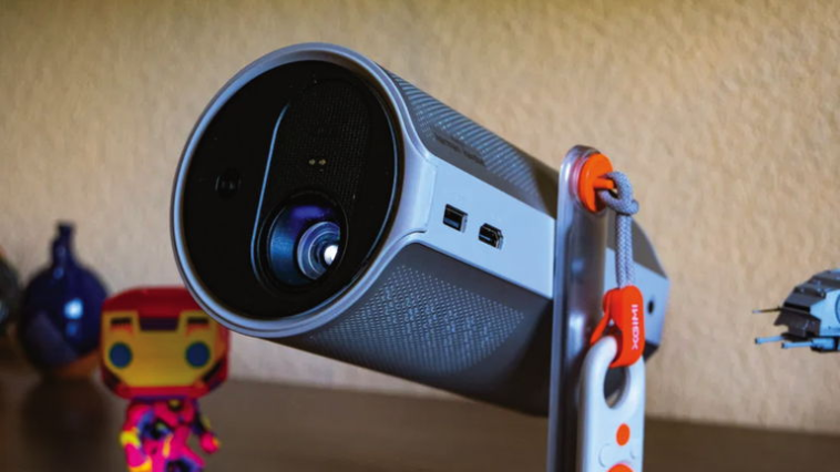 Le projecteur portable recommandé : qualité d'image, Google TV et bonne autonomie 1 Le projecteur portable recommandé après l'avoir testé : qualité d'image, Google TV et bonne autonomie