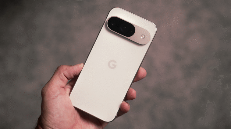 Les rôles s'inversent : c'est maintenant Google qui pourrait s'inspirer de l'iPhone avec son Pixel 10 1 Les rôles s'inversent : c'est maintenant Google qui pourrait s'inspirer de l'iPhone avec son Pixel 10
