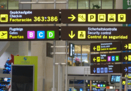 On vous oblige à le faire à l'aéroport sans savoir que c'est un danger pour votre mobile