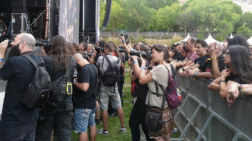 Puis-je entrer avec un selfie stick dans les festivals ou est-ce interdit ?