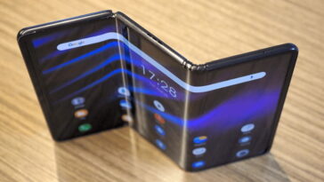 Samsung révèle par accident le nom de son futur pliable à trois volets et ses ambitions 24 Samsung révèle, sans le vouloir, le nom officiel de son prochain pliable à trois parties et précise ses ambitions
