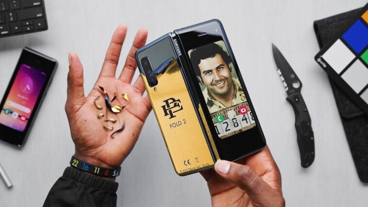 Souviens-toi du smartphone pliable de Pablo Escobar ? Son créateur face à la prison pour fraude 1 Te souviens-tu du smartphone pliable de Pablo Escobar ? Son créateur pourrait aller en prison pour fraude
