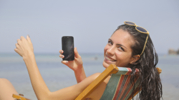 En été, voir l'écran du mobile est devenu (presque) une mission impossible à cause du soleil, voici les solutions 19 En été, voir l'écran du mobile est devenu (presque) une mission impossible à cause du soleil